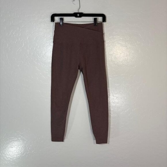 Beyond Yoga Leggings Womens Medium Mauve Crossover Waist Pockets Made USA Gym - Picture 1 of 8